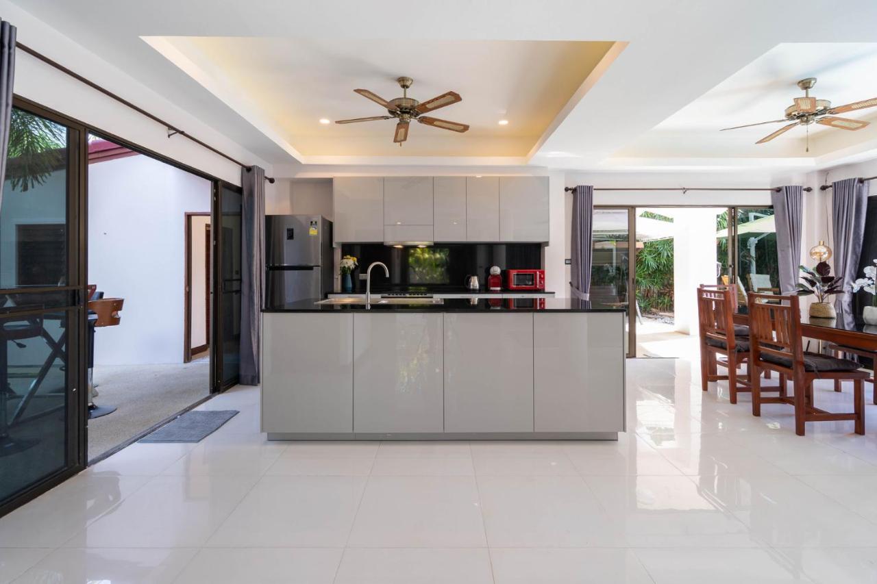 Villa Amaya, 2 Story Tropical Oasis With Green Hills View & Pool, Kamala Beach Buitenkant foto